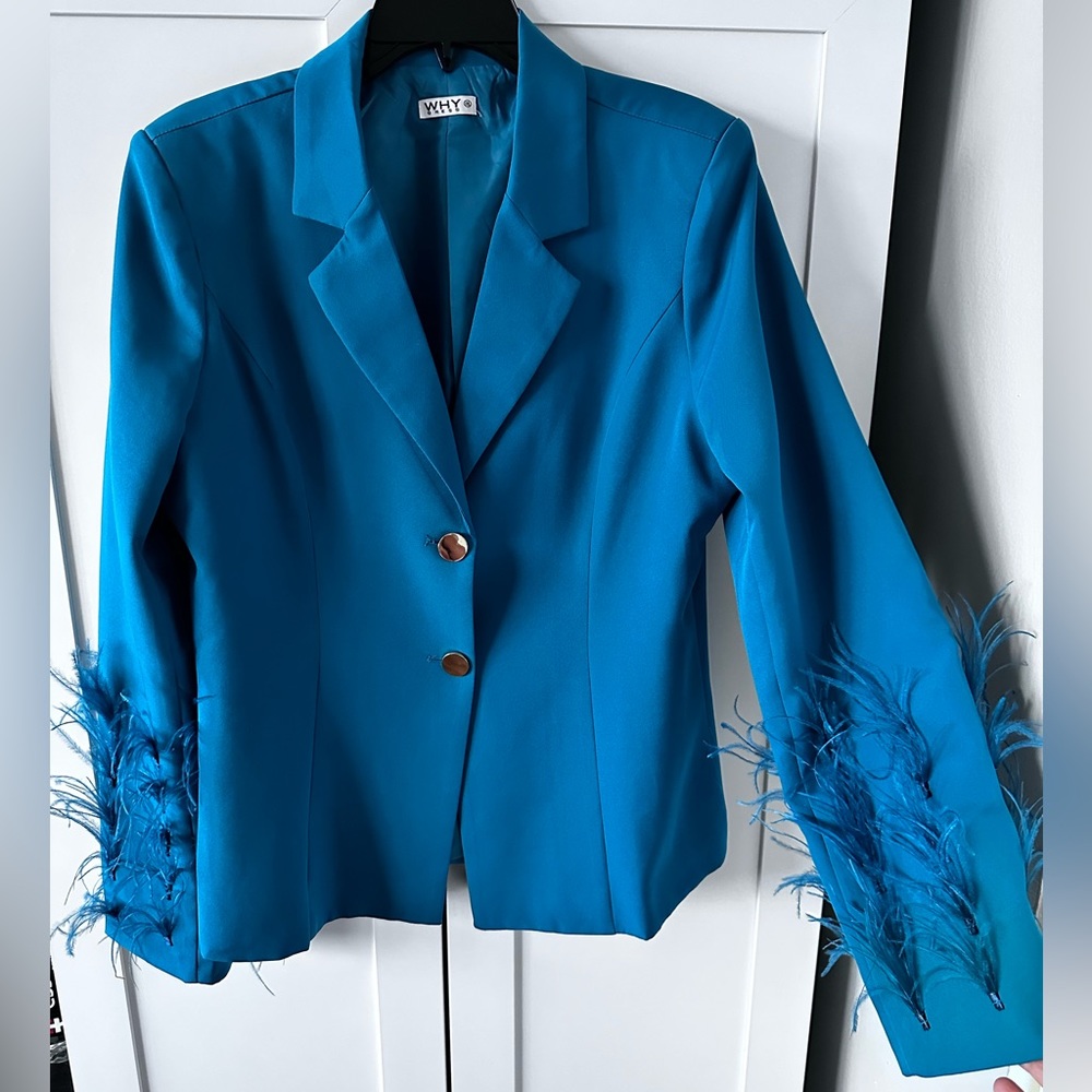 FEATHERED BLAZER